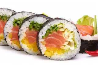 Futomaki Łosoś z Porem na Ostro