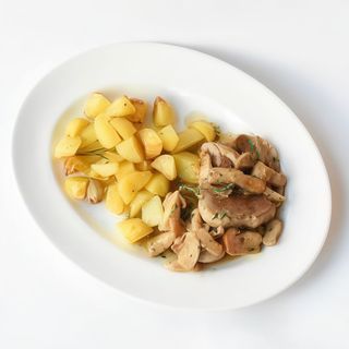 Filettini di maiale con funghi porcini con contorno del giorno