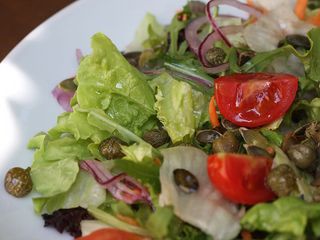 Свежа салата (300г)