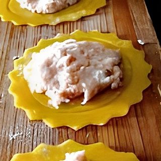 Ravioli ripieni di pesce e salmone