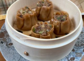 Ravioli di manzo 4 pezzi牛肉饺