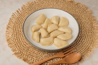 Вареники з капустою та сметаною (230г)