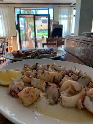 Tapa De Sepias Al Ajillo