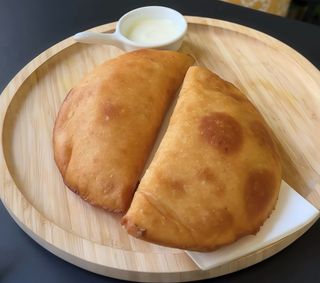 2 Empanada De Pollo