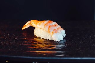 Суши креветка