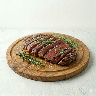 Tagliata di manzo, sale e rosmarino