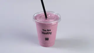 Berry Blitz   -  Calories: 200–250 kcal