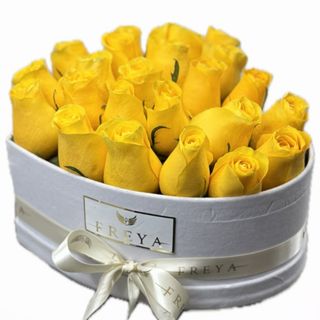 Cutie mare inima alba cu 35 trandafiri Bringhton