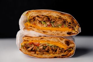 Скиачата с дърпано свинско