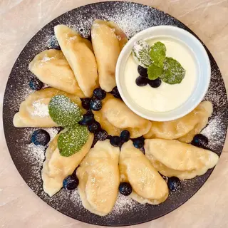 Pierogi z serem i jagodami