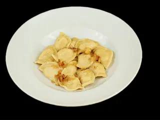 Вареники з соленим сиром та вершками 330г