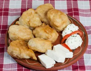Uštipci sa sirom i kiselim vrhnjem