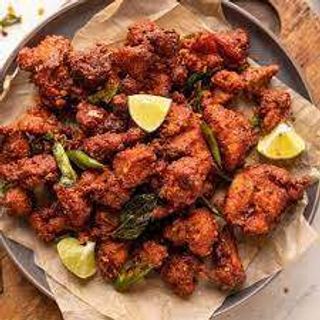 Fried Chicken With Green Chilli And Red Chilli