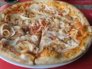 Pizza De Atún