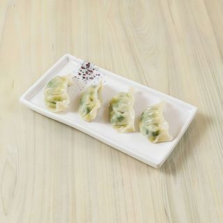 7.Empanadillas de verduras y camarones pelados a la plancha (4 piezas)