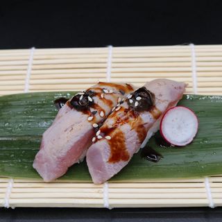 52 Nigiri maguro flambe