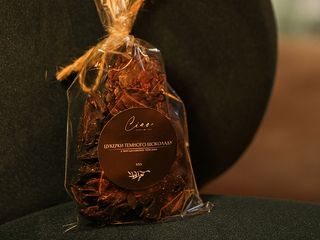 Цукерки з темного шоколаду з мигдалевими чіпсами (100g)