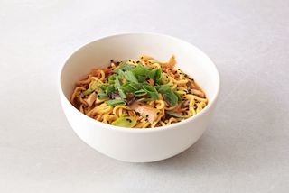 Локшина з морепродуктами (340g)