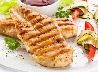 Пълнено пилешко филе със спанак (450г)