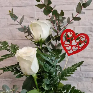 DOS ROSAS BLANCAS