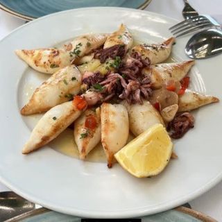 Calamarcitos De Anzuelo Con Cama De Panaderas