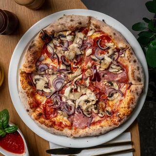 Pizza Molto Salame