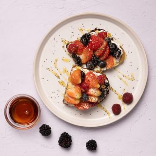 Tostada de Frutos Rojos 