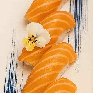 Nigiri De Salmón (2 Pzs.)