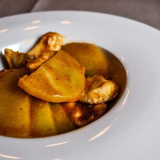 Pollo al curry rosso