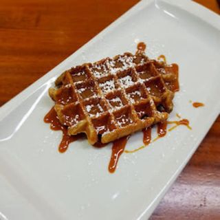 Crepe O Gofre Con Dulce De Leche