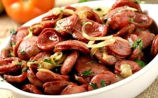 Dose/ Porção de Calabresa Acebolada