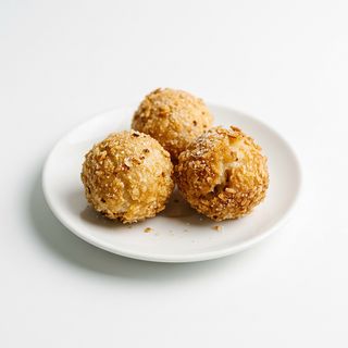 Bolitas de arroz rellenas