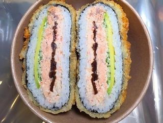 Sushi Burger z Grillowanym Łososiem