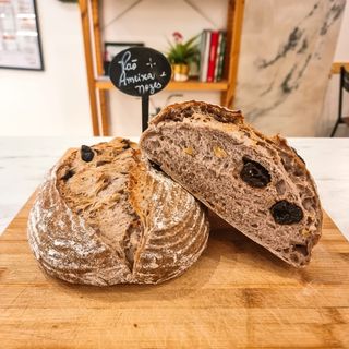 Pão Integral com Nozes de Ameixa Inteiro