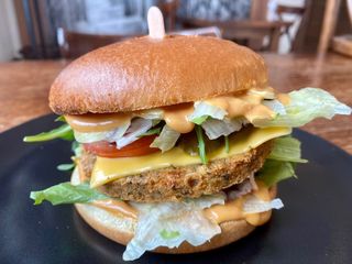 Burger Wege z Falafelem