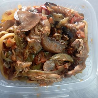 Tallarines Con Pollo Y Verduras