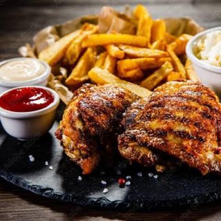 Large size fries , 1 Turkey wings and ketchup