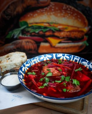 Борщ із ребрами