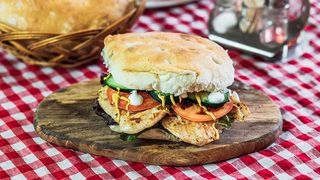 Pileće belo u lepinji