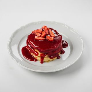 Панкейки с ягодным соусом