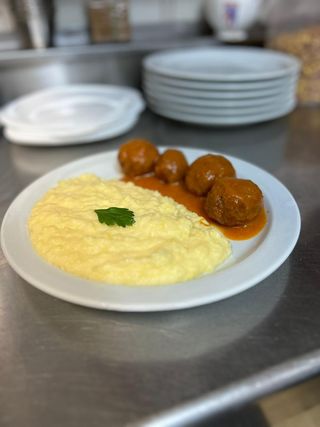 Ración De Albóndigas