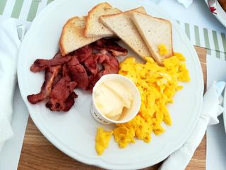  Classic scrambled eggs 