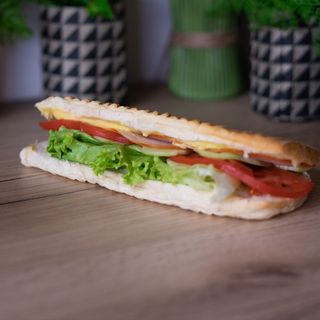 Свеж сандвич с шунка 