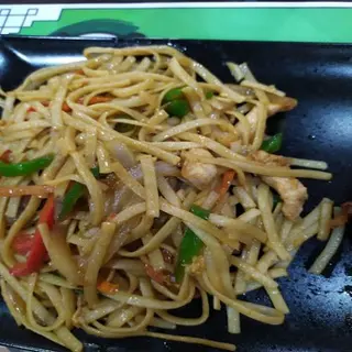 28 -tallarines udon con solomillo a la pimienta