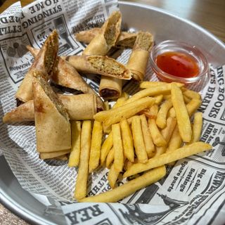 Spring rolls sa pomfritom i sosom 9 komada