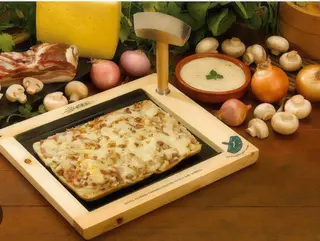 Cruji Carbonara