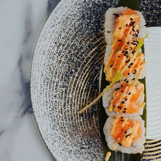 Uramaki Spicy Salmon