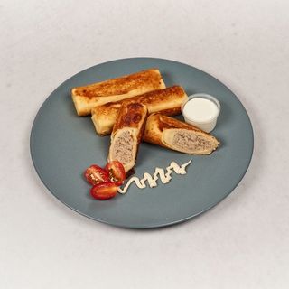 Naleśniki z szynką i serem cheddar