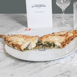 CALZONE SALSICCIA E FRIARIELLI