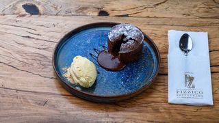 Soufle Ciocolata cu Inghetata Artizanala de Vanilie